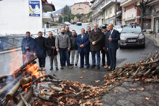 Φωτογραφία Επίσκεψη του Δημάρχου στο Γηροκομείο και στους παραδοσιακούς Καρτσιούνους της Νάουσας